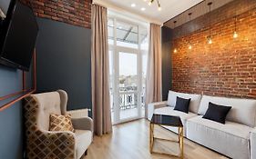 Apartment On Khmelnytskoho 11/14а